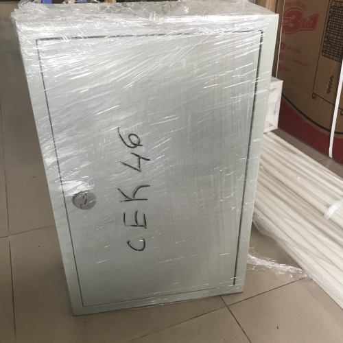 Tủ điện lắp nổi kim loại