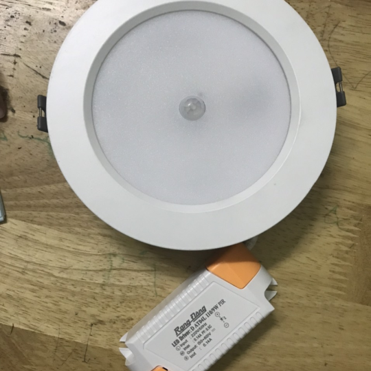 Đèn led downlight cảm biến 9W