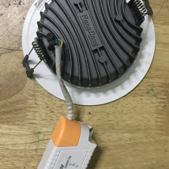 Đèn led downlight cảm biến 9W