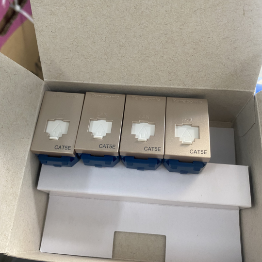 Ổ cắm mạng CAT5 (Halumie)