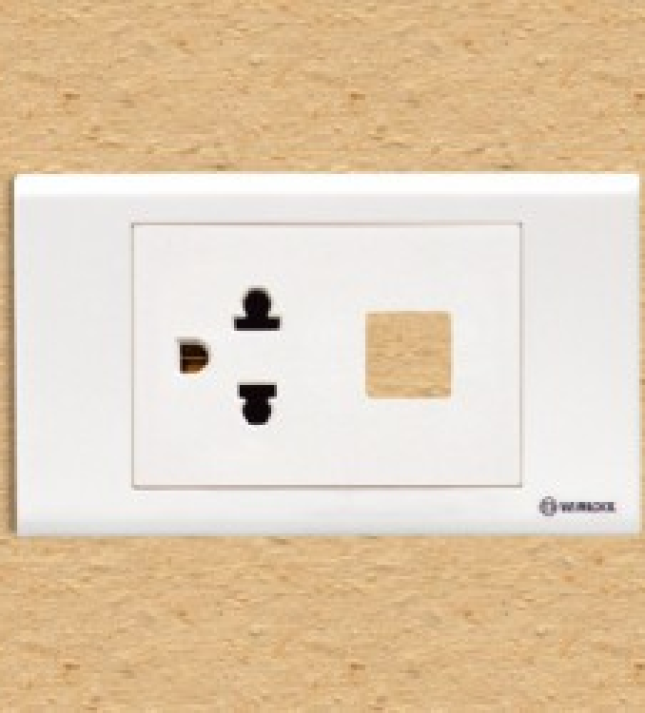 Ổ cắm đơn 3 chấu 16A với 1 lỗ